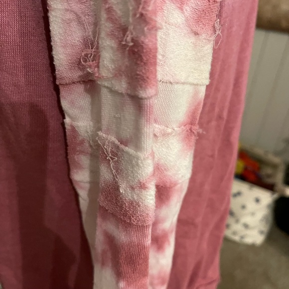 Pink tie-dyed sweatshirt with hoodie size large - Picture 9 of 10